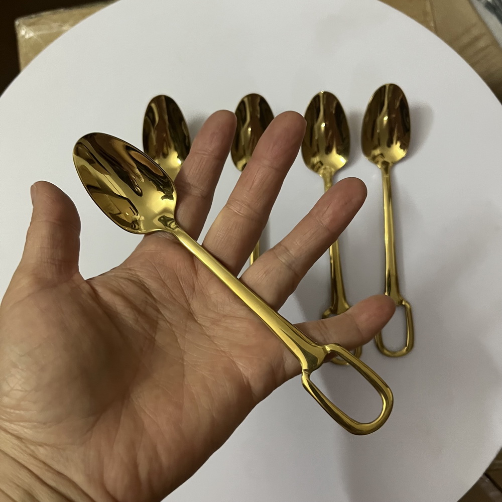 Cubiertos de acero inoxidable  - Gold Cutlery Flatware reseña y precio