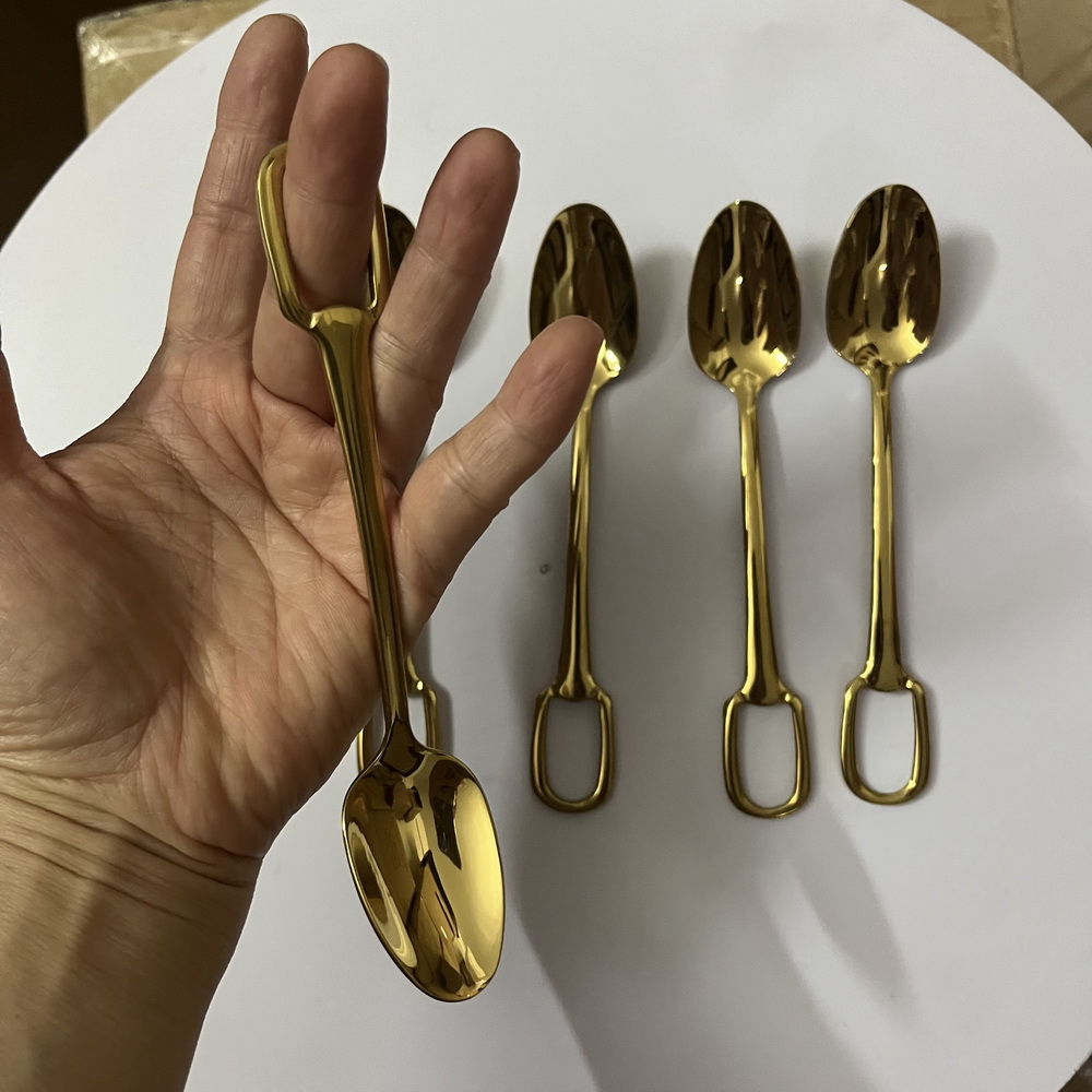 Cubiertos de acero inoxidable  - Gold Cutlery Flatware reseña y precio